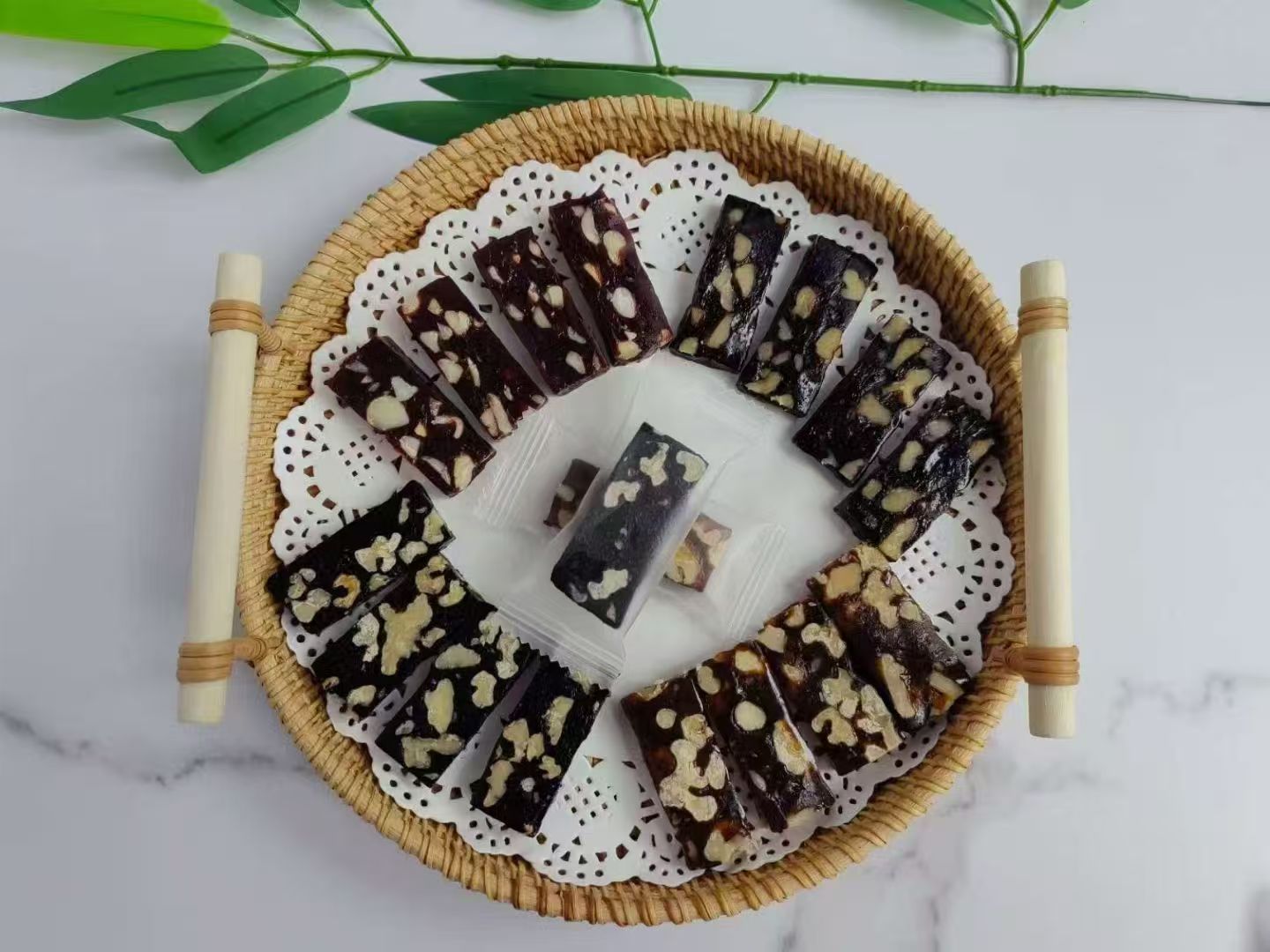 陈女士品牌货源金华婺式米月饼，品牌源头厂家，长年大量供货，物美价廉，采批、贴牌为主