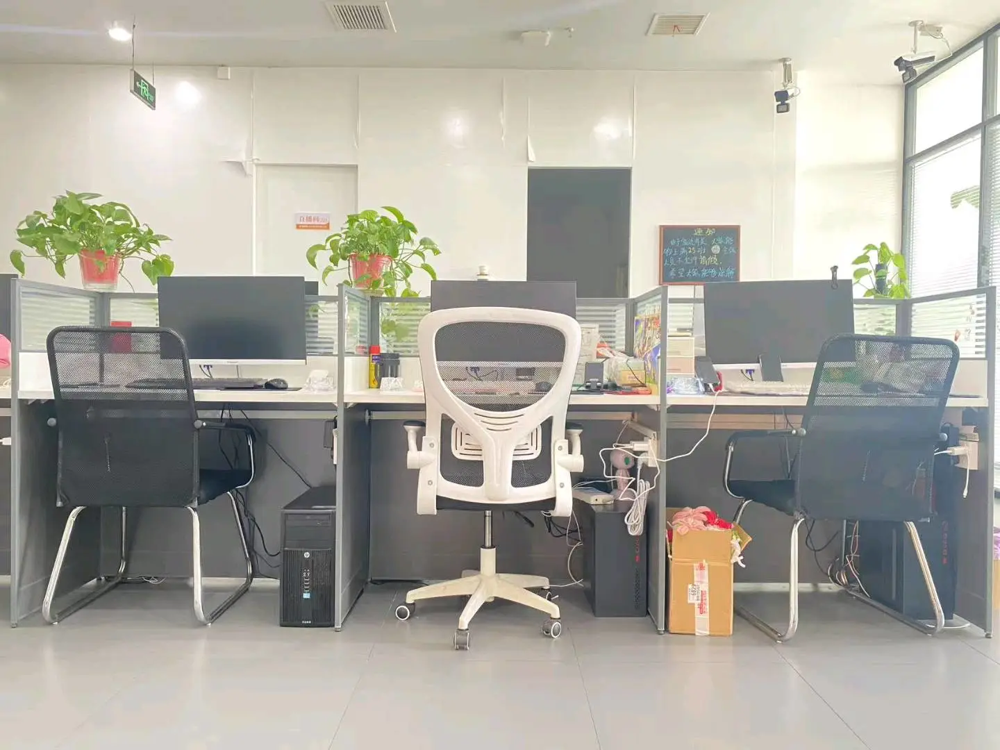 齐明磊场地活动提供场地1000平。人工,电脑,直播间20,寻求标注等在室内作业的项目