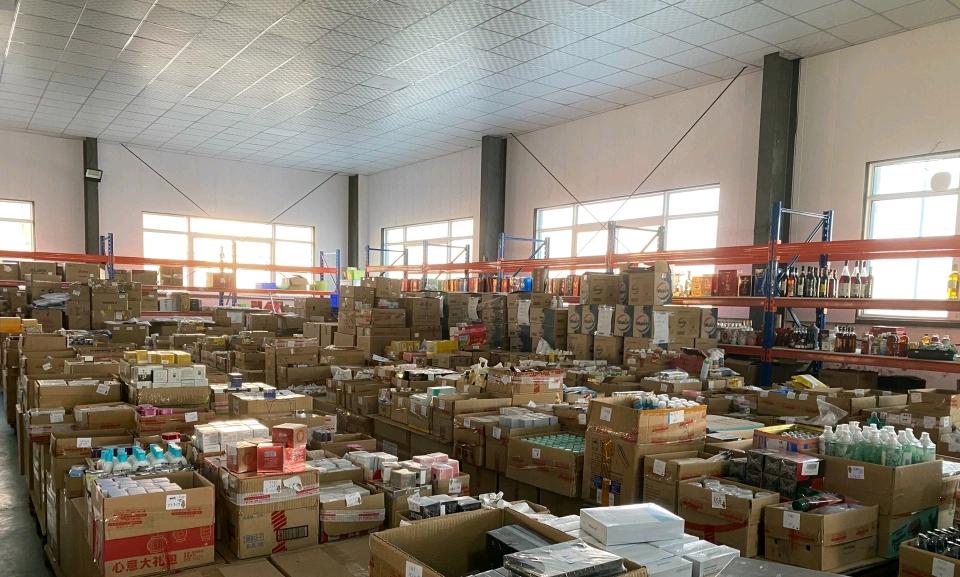 廖先生品牌货源无需任何垫资线下自营实体仓库咸鱼货源代发！