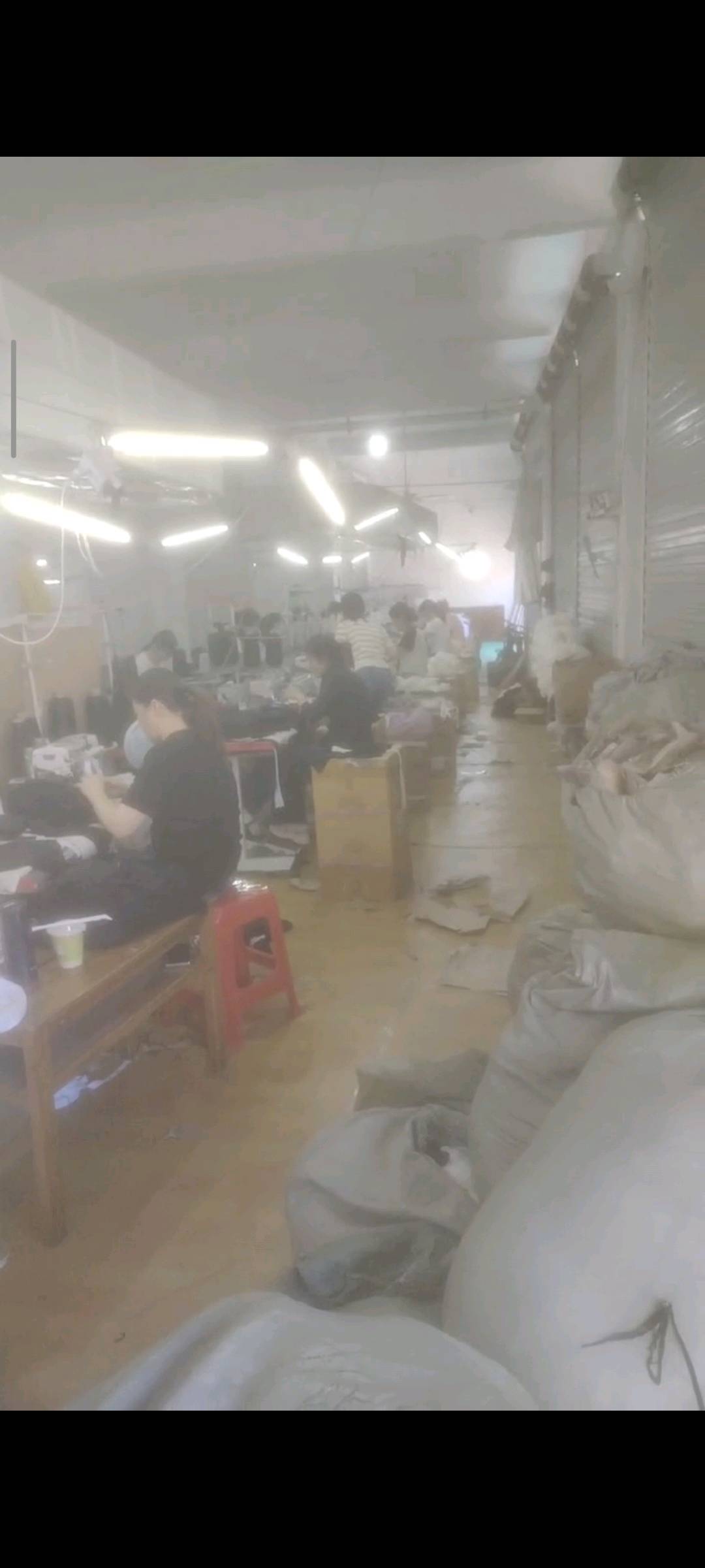 黄先生江西源头工厂寻找货源合作，专做服装类，工厂60多个员工，工价低，效率高