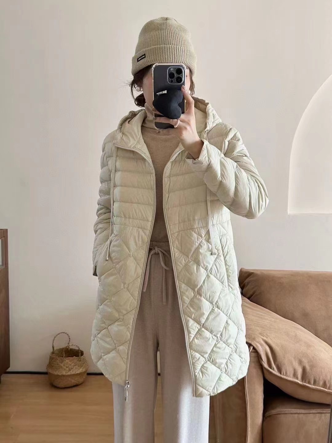 丁先生品牌货源羽绒服工厂直销
