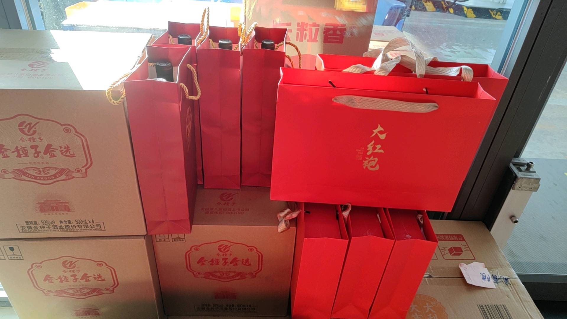 董飞推广团队北京有百人地推人员，一次合作立竿见影