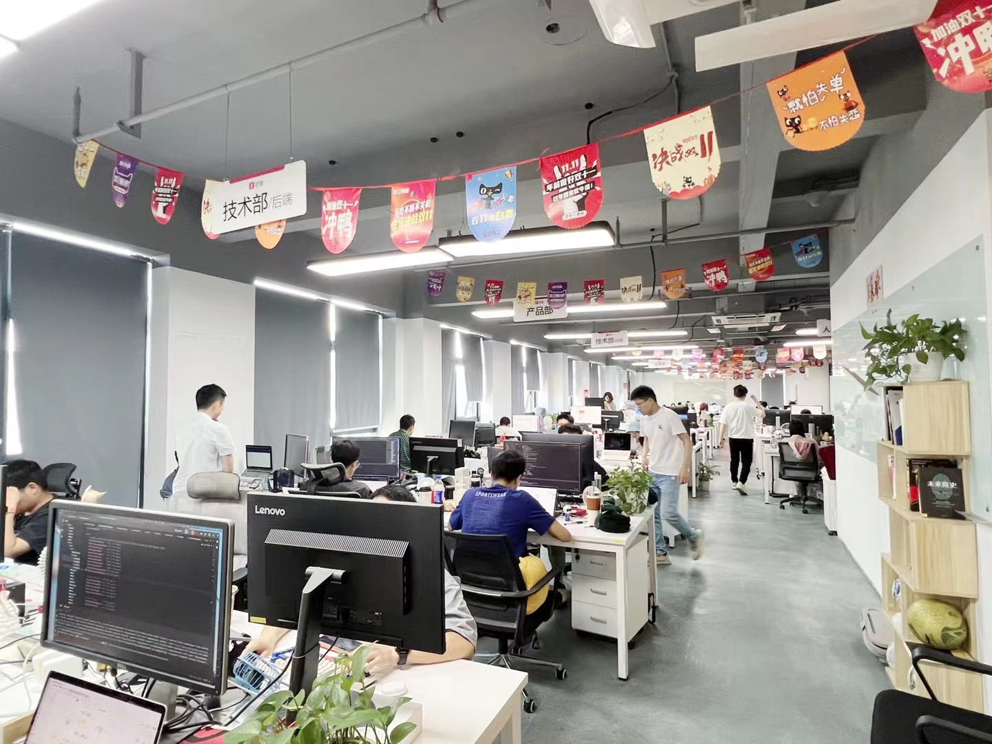 杨先生把我们提供的短剧上传到四大短视频平台