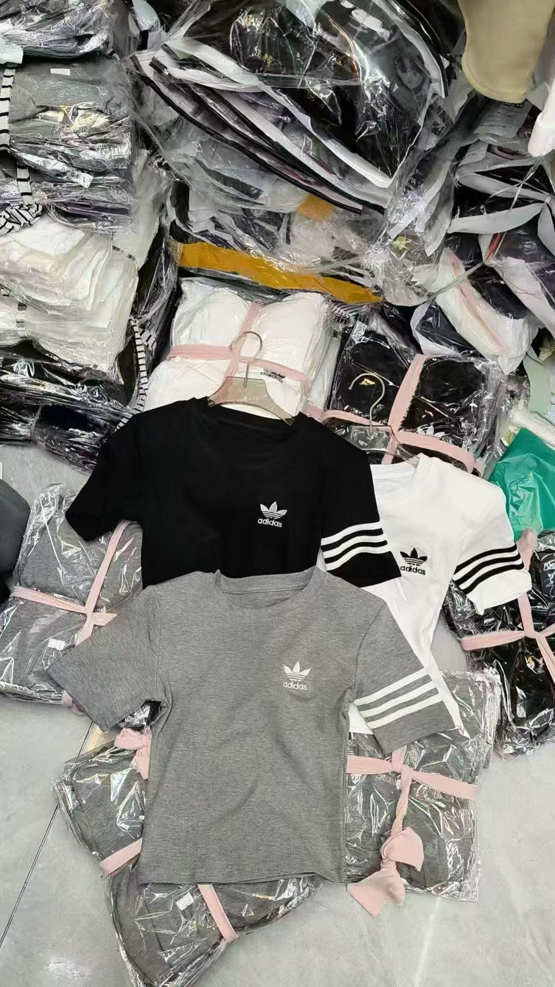 冷雨琴其他供需微商卖货 需要联系 线上 需代理