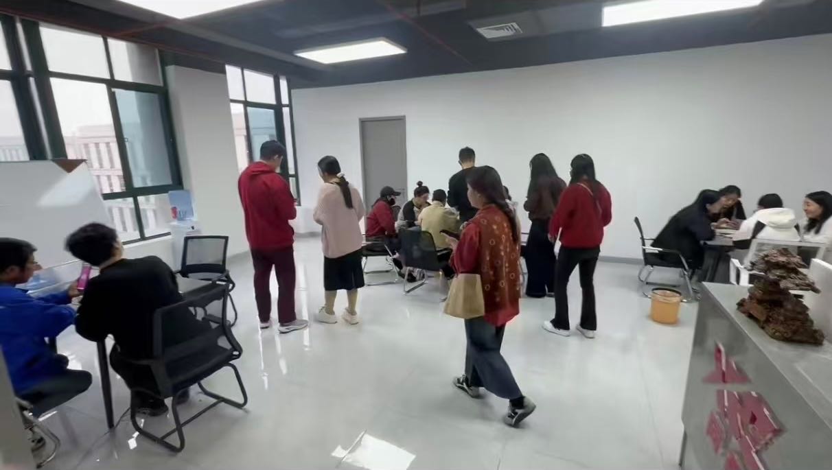 杨先生APP拉新源头渠道，均价35+以上，全程陪跑落地 独立后台，当天结算