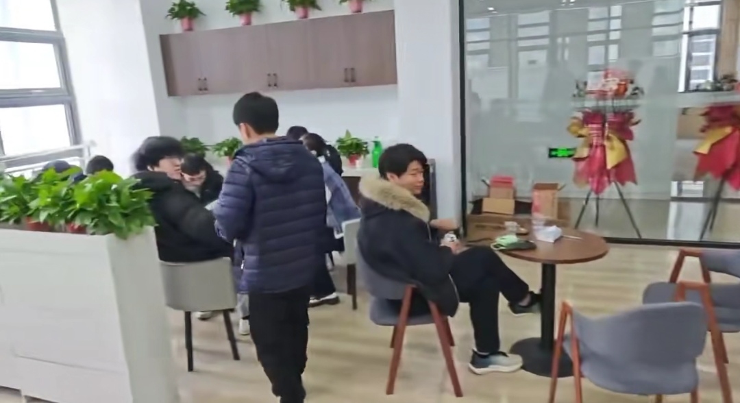 董周健找合伙人