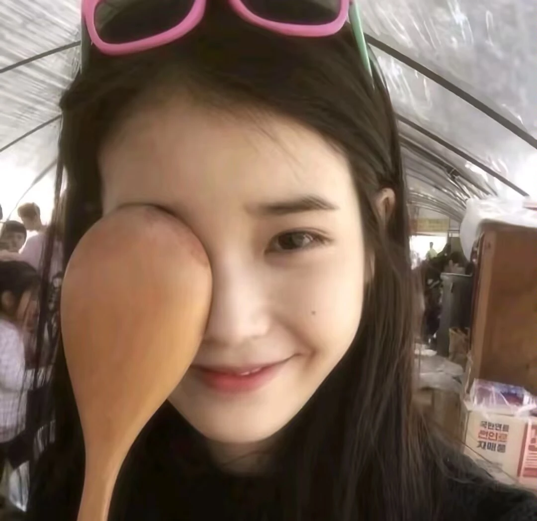 周女士
