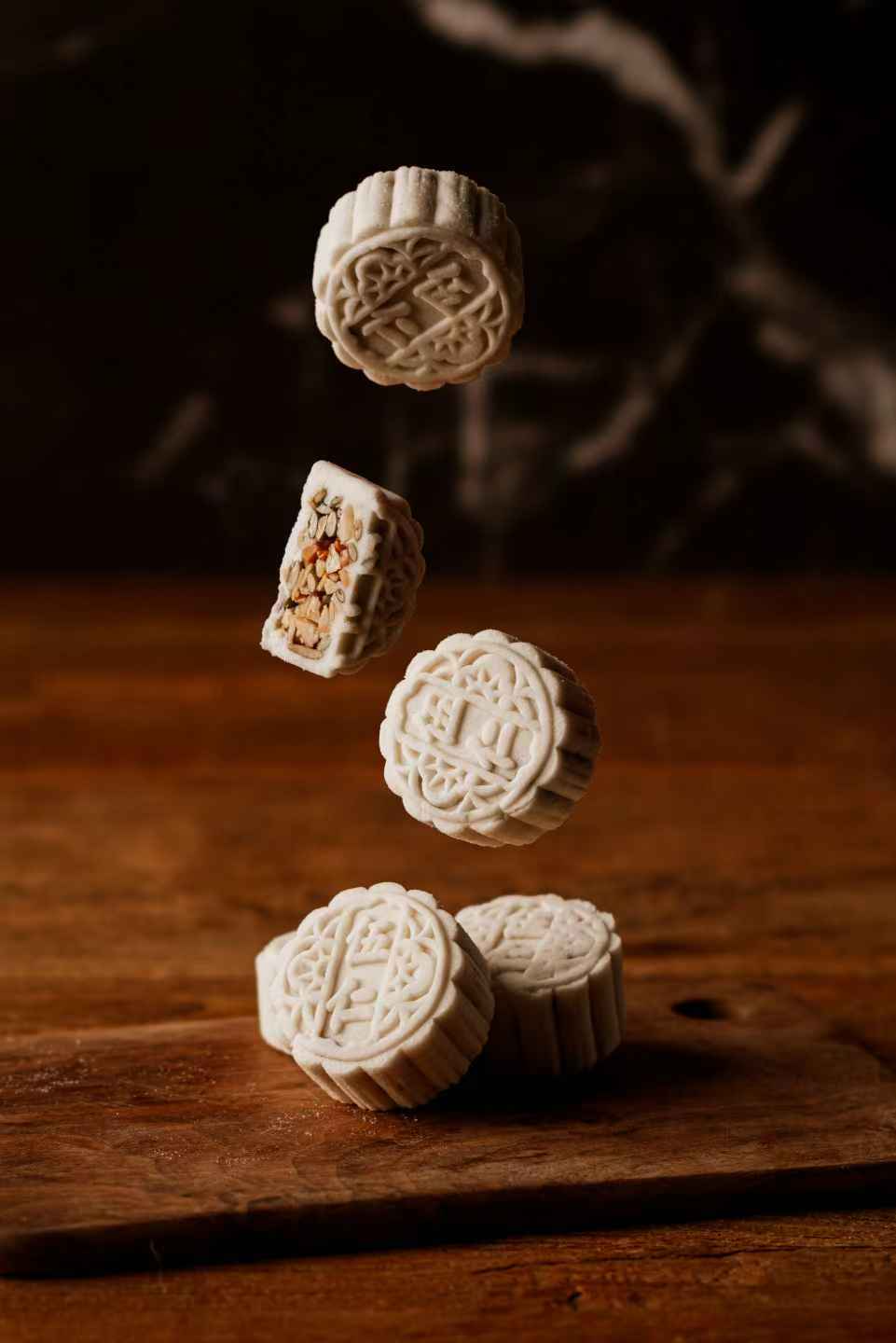 陈女士金华婺式米月饼，品牌源头厂家，长年大量供货，物美价廉，采批、贴牌为主