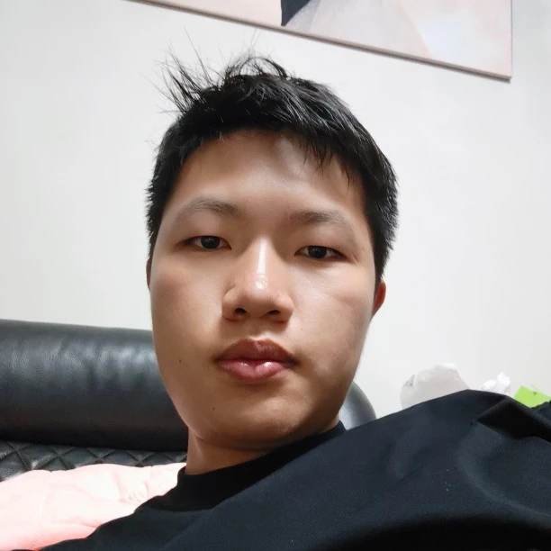 李维龙
