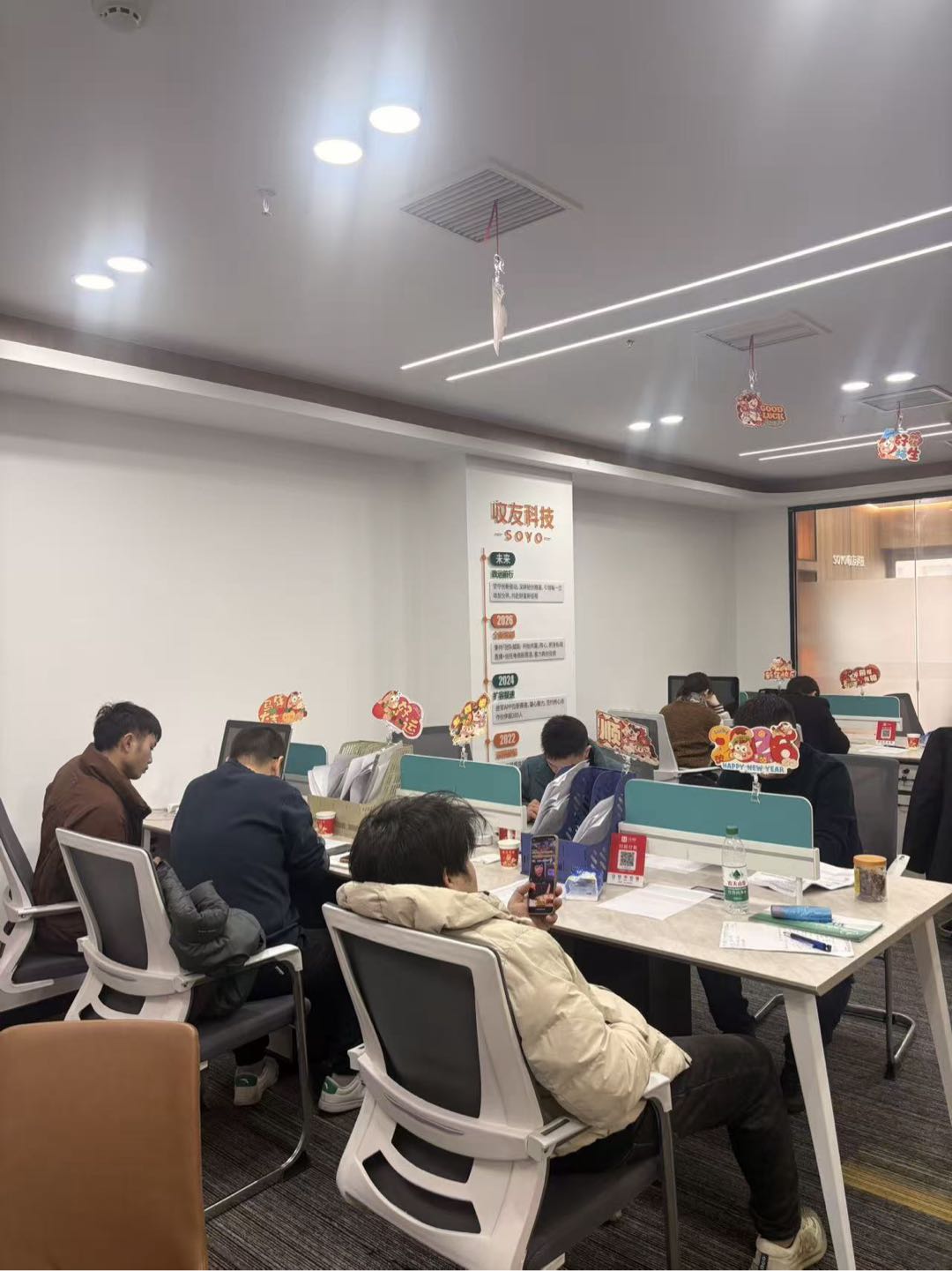 张胜旺App拉新工作室源头渠道全部对接佣金均价30+当天结算包落地，免费培训