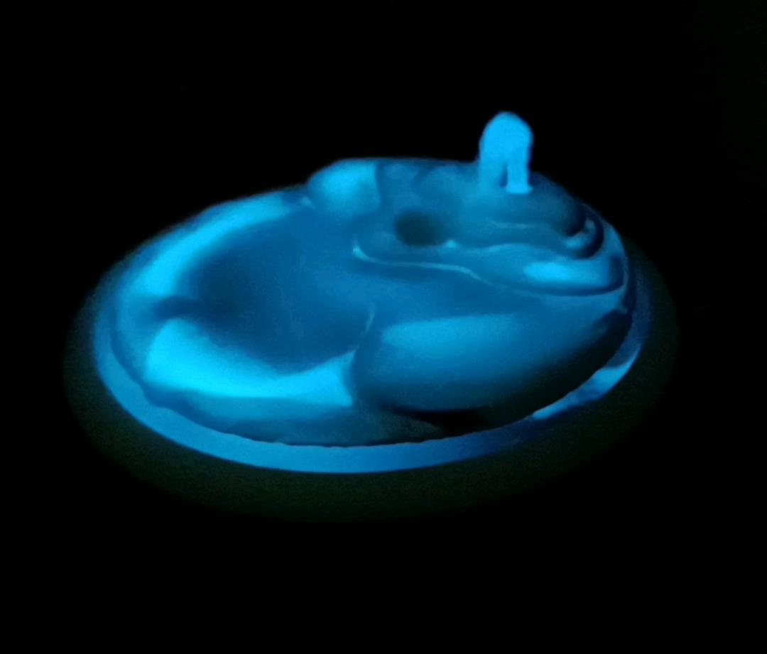 黄辉刖品牌货源提供荧光流水摆件，完整生产工艺以及具备产品个性化研发能力