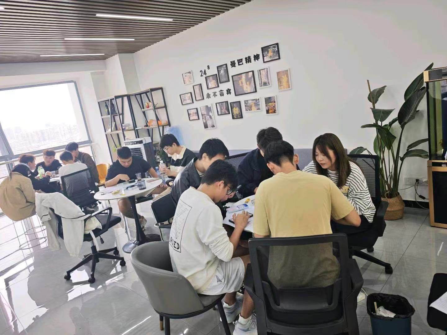 邹先生APP拉新官方源头渠道，3000款简单注册任务均价35-100日结，独立后台保障