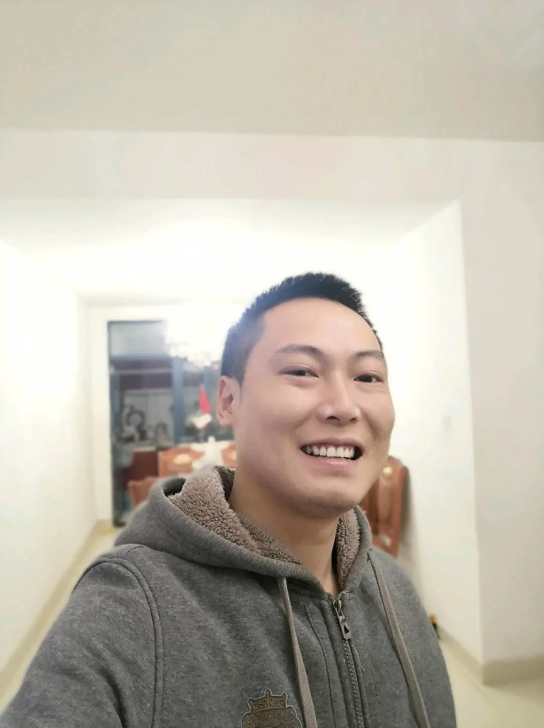 龙柏君头像