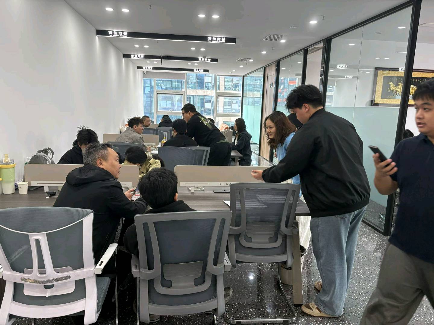 何哓梅找合伙人app拉新工作室轻资产创业现场学习包落地后期全程陪跑渠道资源对接不抽佣
