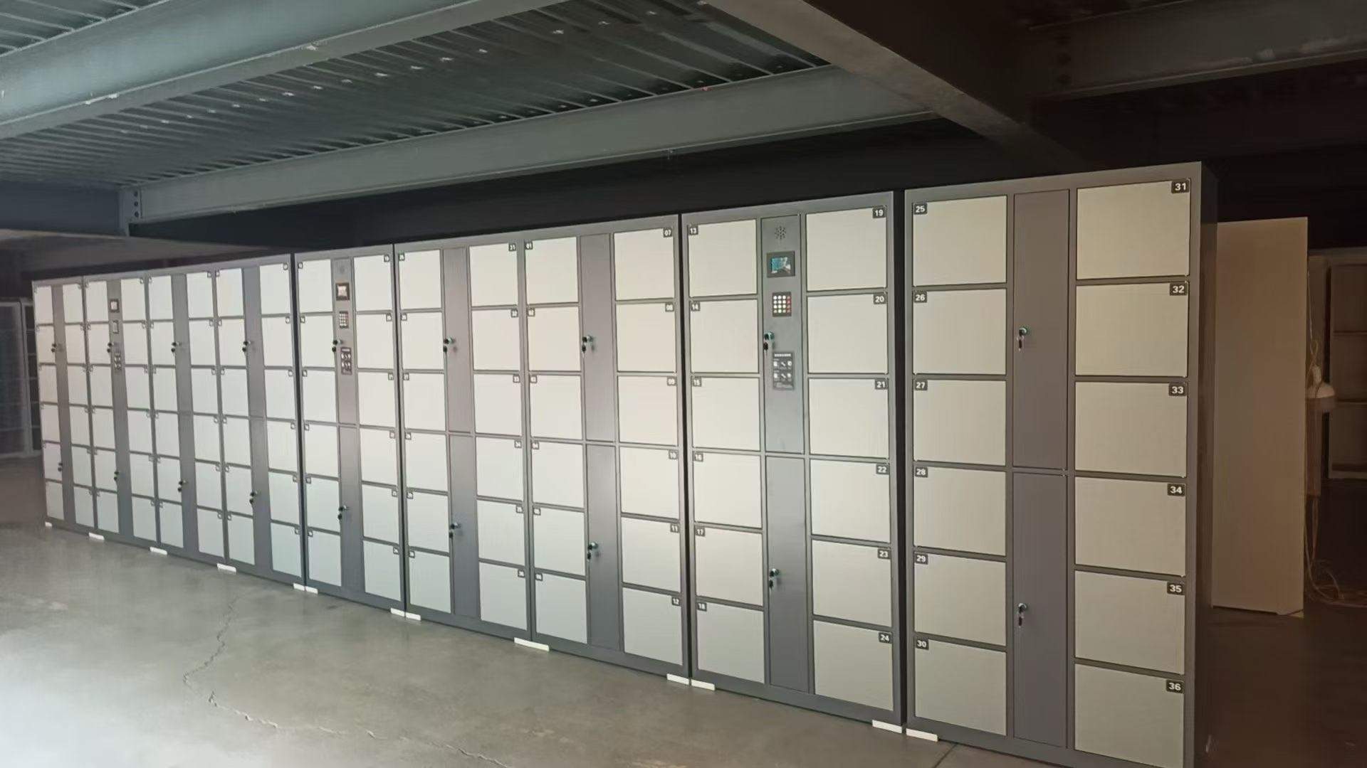 谢先生共享储物柜