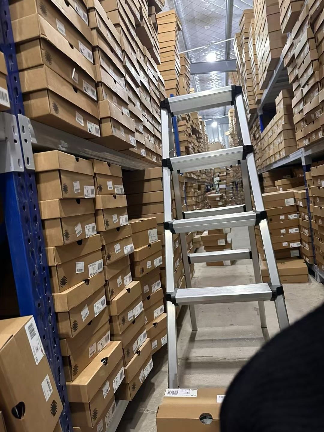 杨浩军桑坡本地雪地靴档口，一手货源寻找代理分销