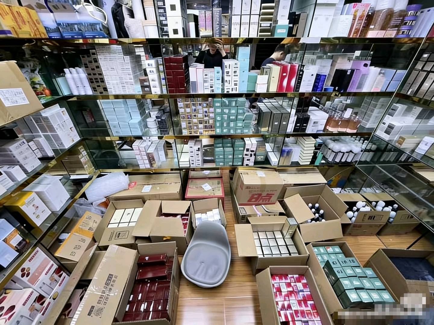 任先生其他供需一部手机即可操作各大平台代采单品利润50-80起，足不出户赚差价