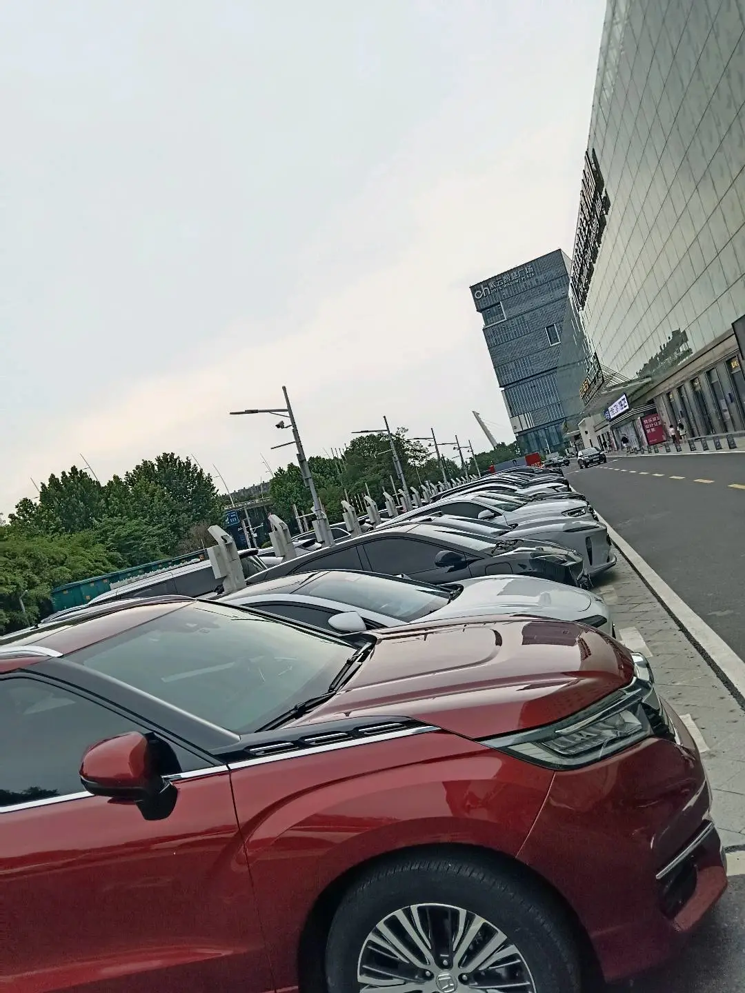 王立振全国景区营地民宿,免费提供华为充电桩,牵线者得5000元