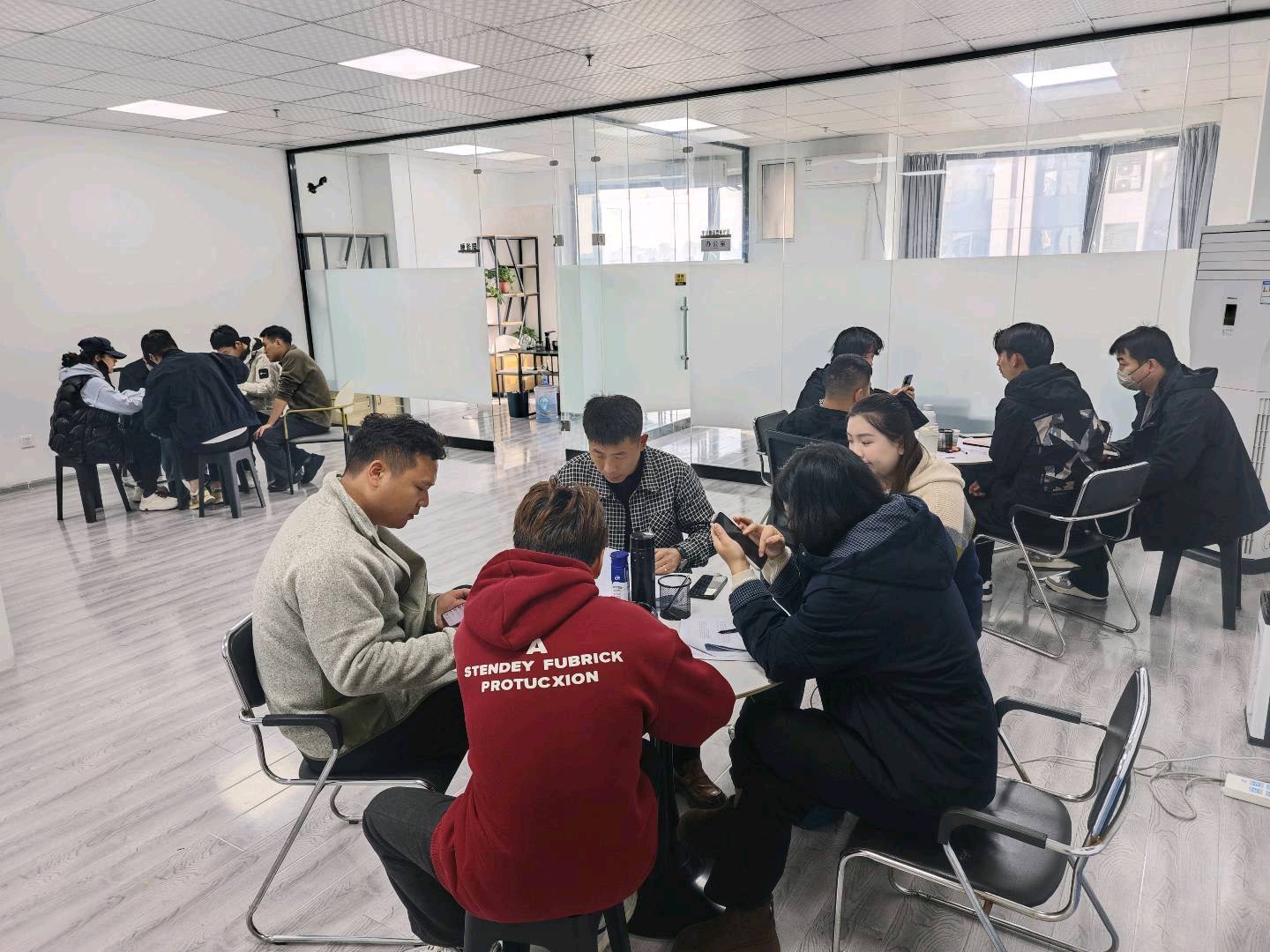 王女士APP拉新官方渠道，3000款任务每天更新，均价40 每天结算，可网推
