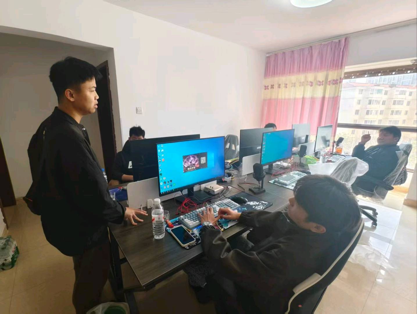 李籽黙找合伙人提供电竞陪玩项目合作，7年运营经验助力创业回本，招募合伙人
