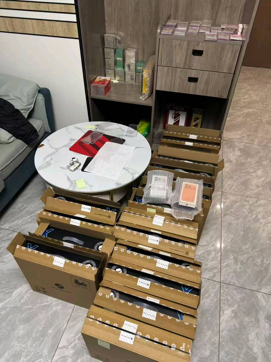 张讯基寻找全国学生，宝妈合作，提供免费线报方案，全程陪跑，你代买我回收