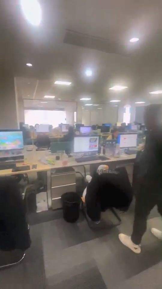 何女士广州市巨浪投资有限公司 大人用品外卖店货源合作方