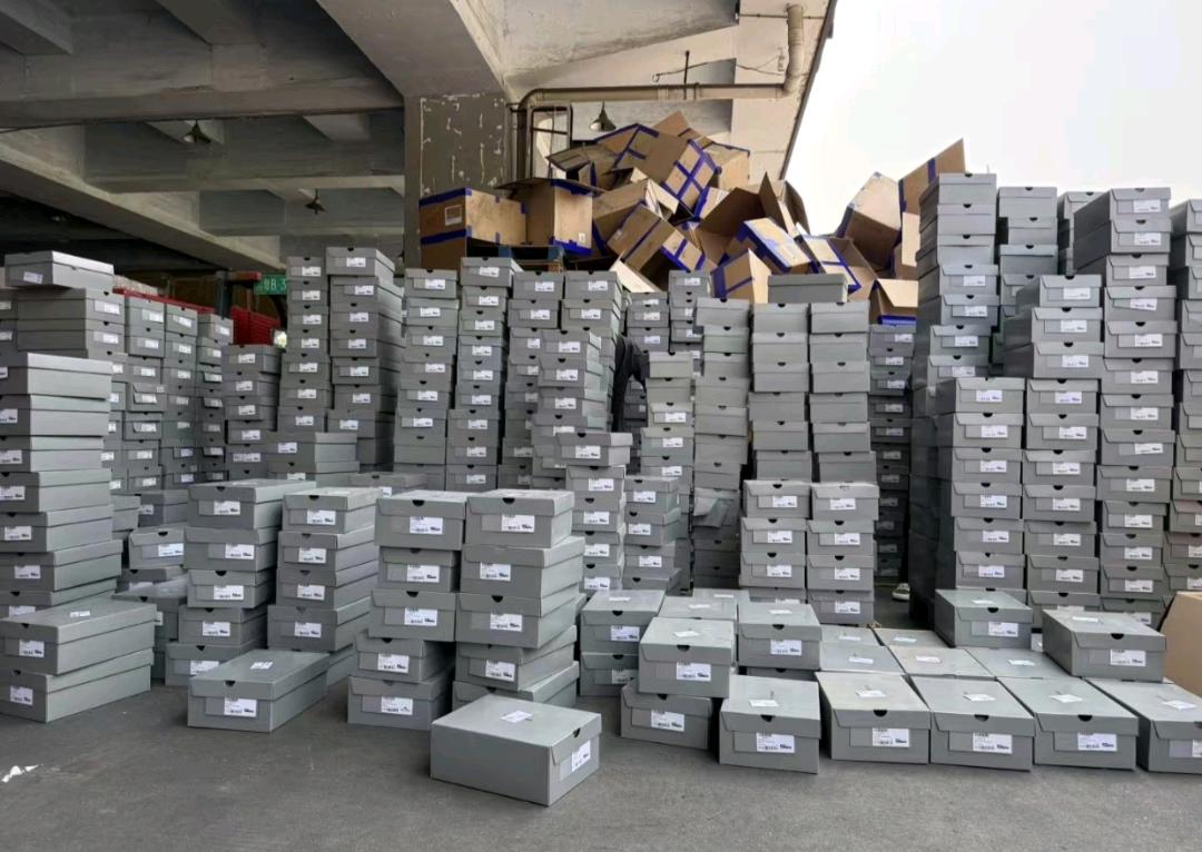 陈先生得物搬砖