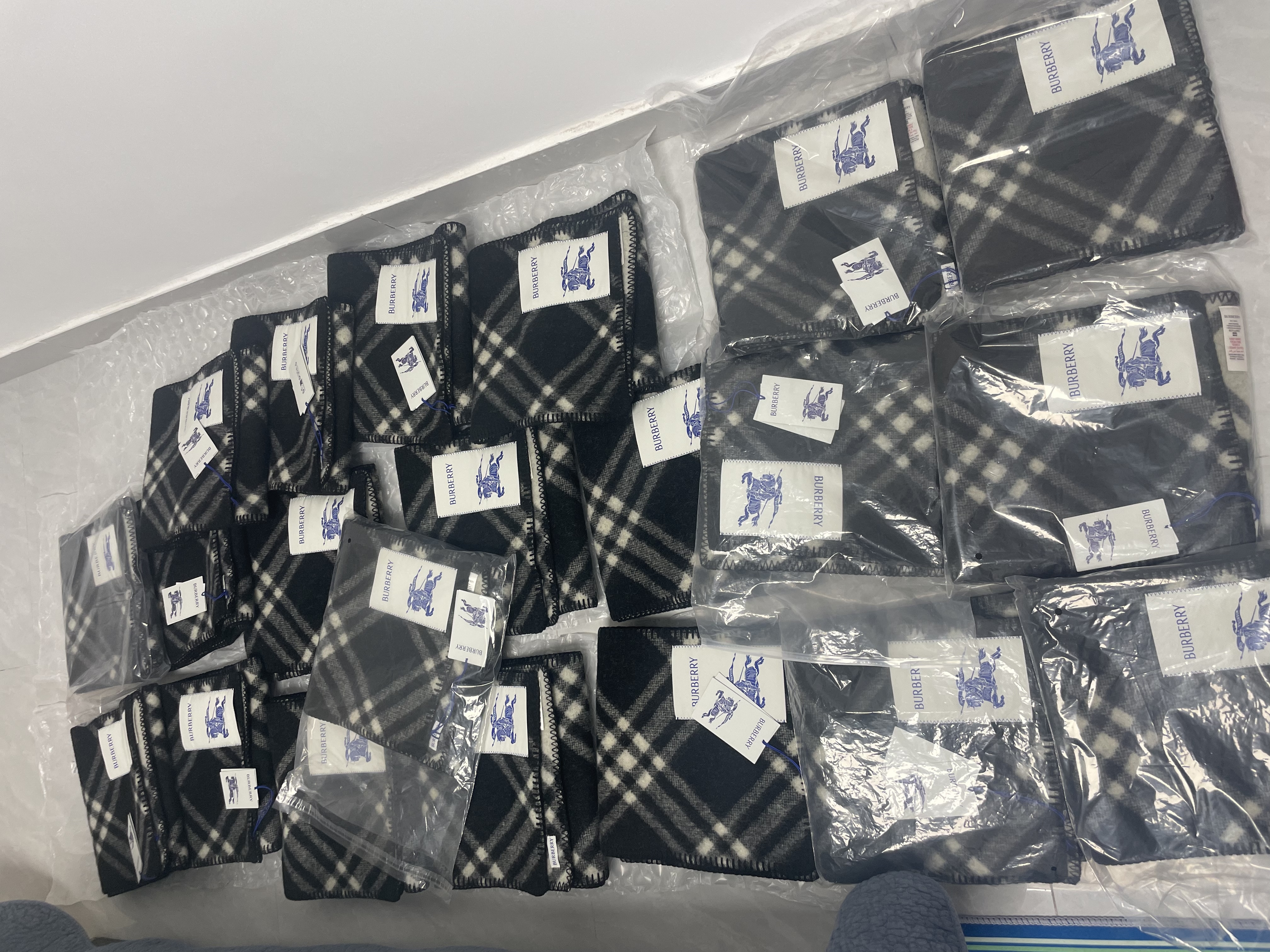 张先生得物货源批发，品牌类型多