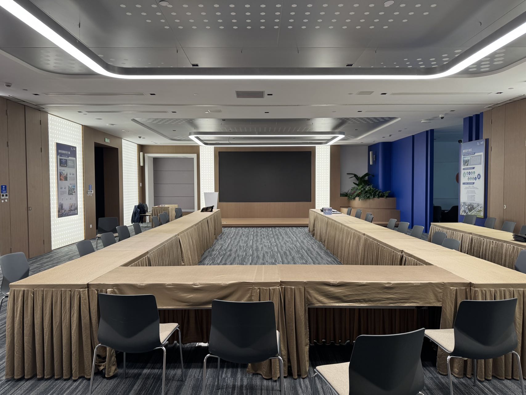 沈女士一定要看的超震撼的大型会场！T•HOUSE会场！想合作的来！