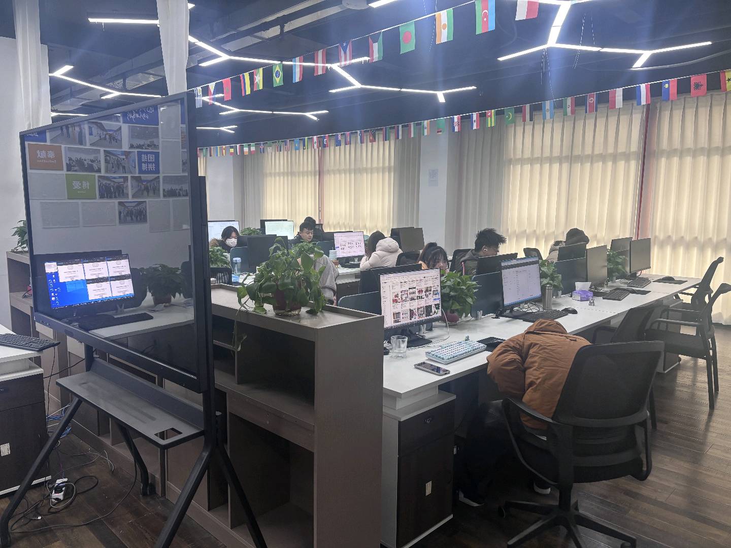 何华贺其他供需OZON跨境+美客多双平台合作：零学费轻创业，成熟模式可复制