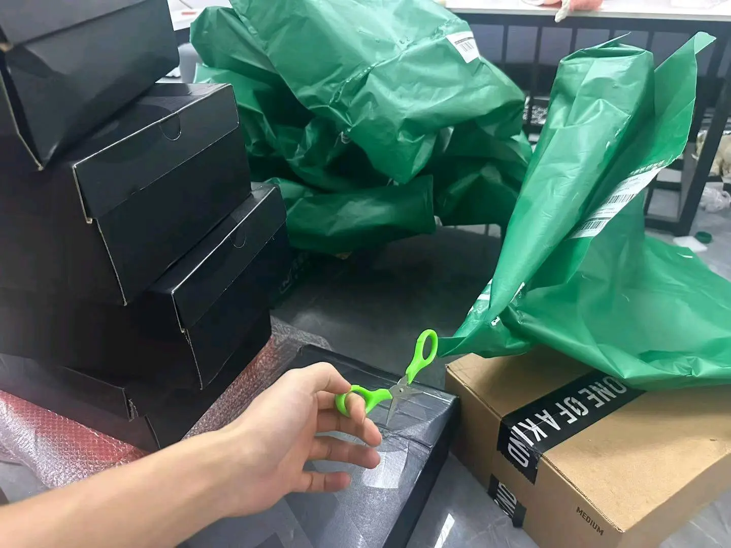 单潘建其他供需得物搬砖一天*