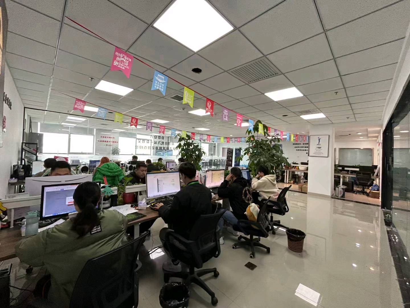 甄先生找合伙人提供行业大趋势刚需项目 寻求全媒体广告互联网广告代理