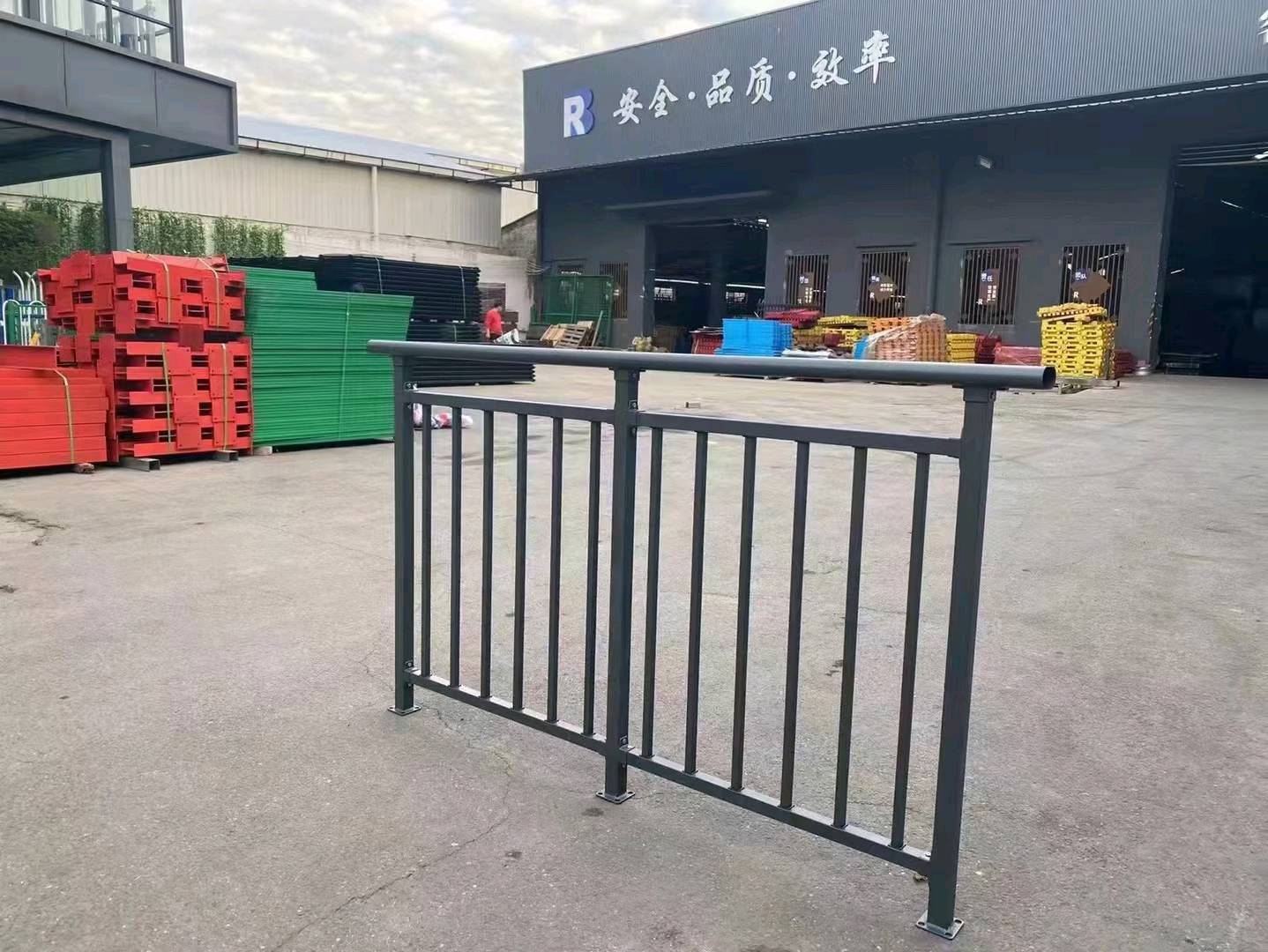 常正军品牌货源各款式护栏 广东护栏生产厂家 铂瑞护栏广东佛山工厂