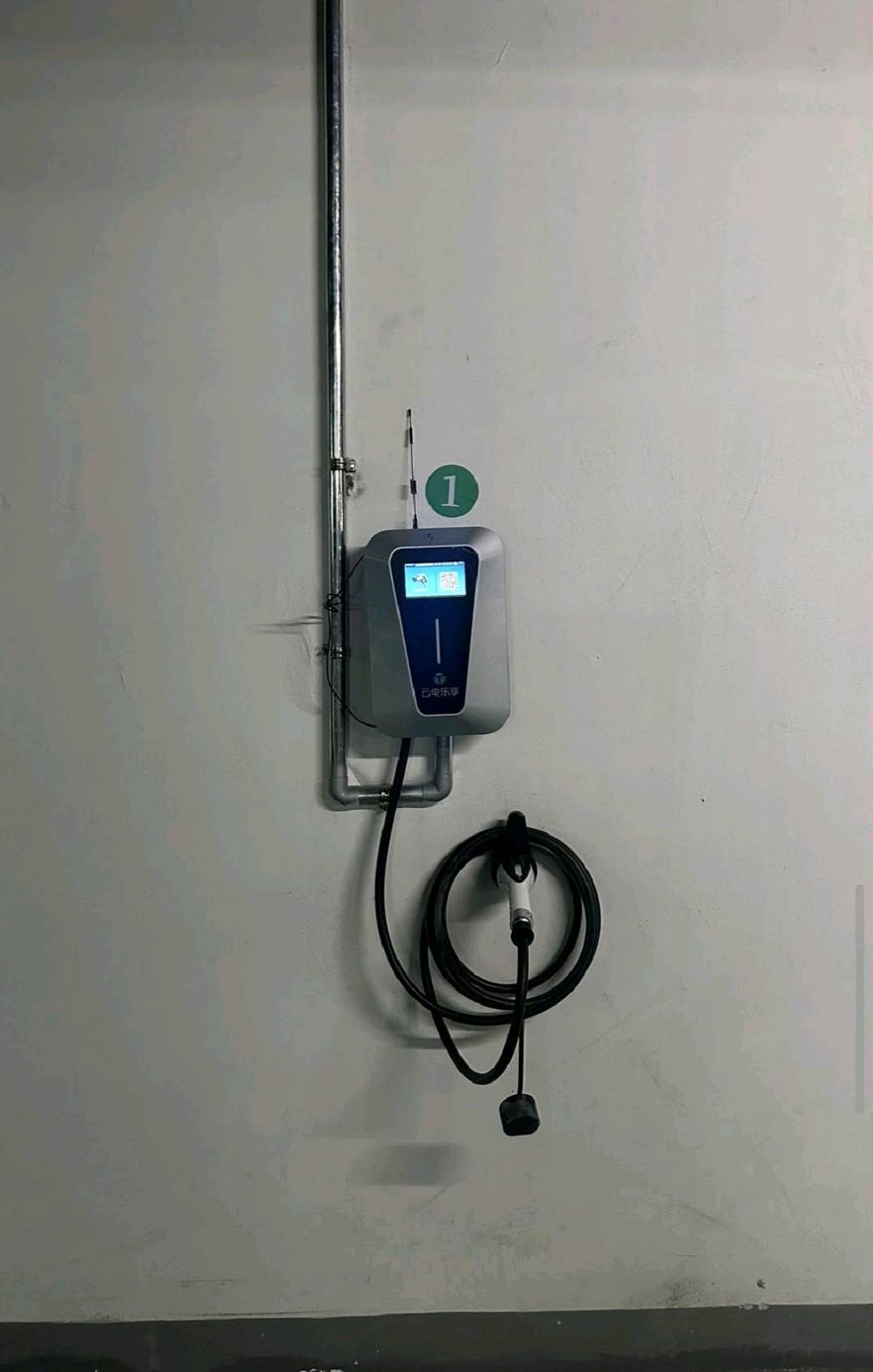 王先生找合伙人寻找省会城市停车场地资源合作,免费投放设备,费用丰厚,区域商数量有限