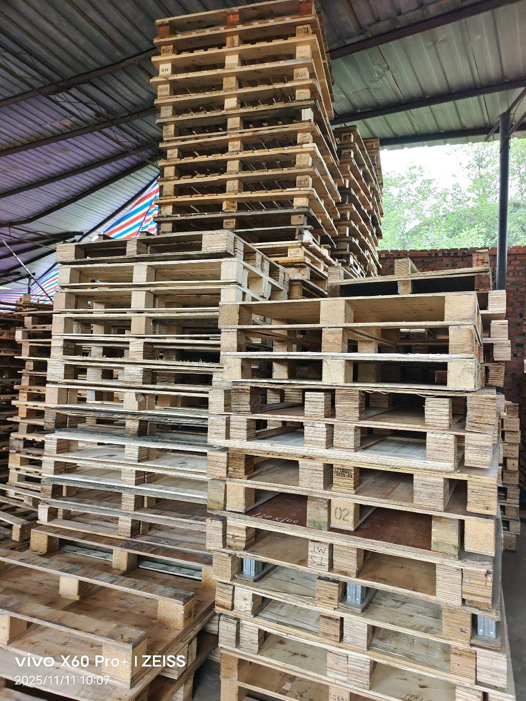 吴玉梅品牌货源全新木托盘10000个，尺寸多样，寻需求客户