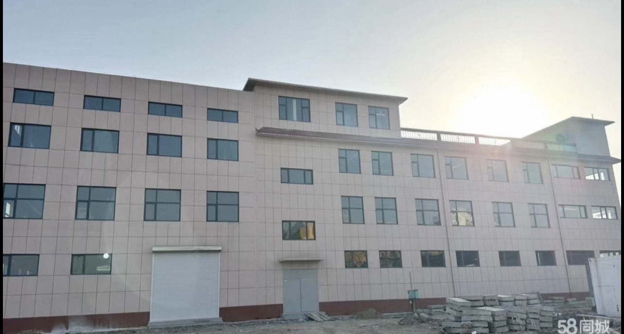 伊丕冰场地活动商业综合楼出租 一层2000平，二层2000平，三层2000