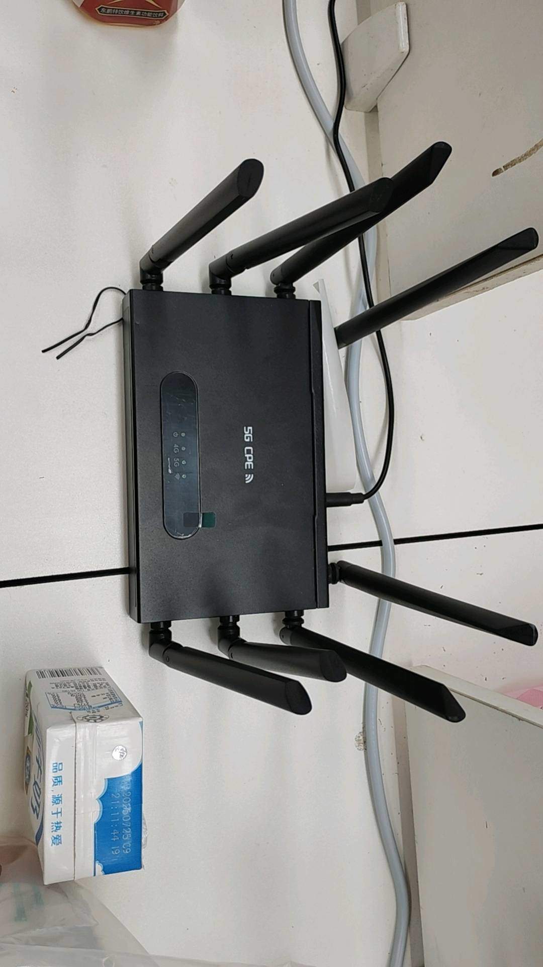 张丹丹找合伙人科讯鲸随身5GWiFi！