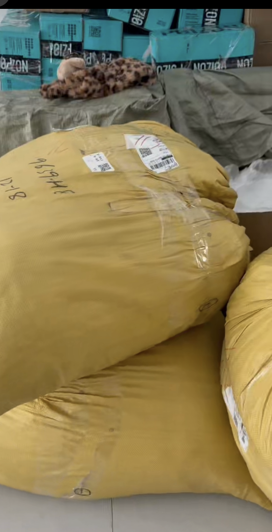 唐菲品牌货源得物搬砖项目，免费渠道对接，我提供货源。收益平台结算