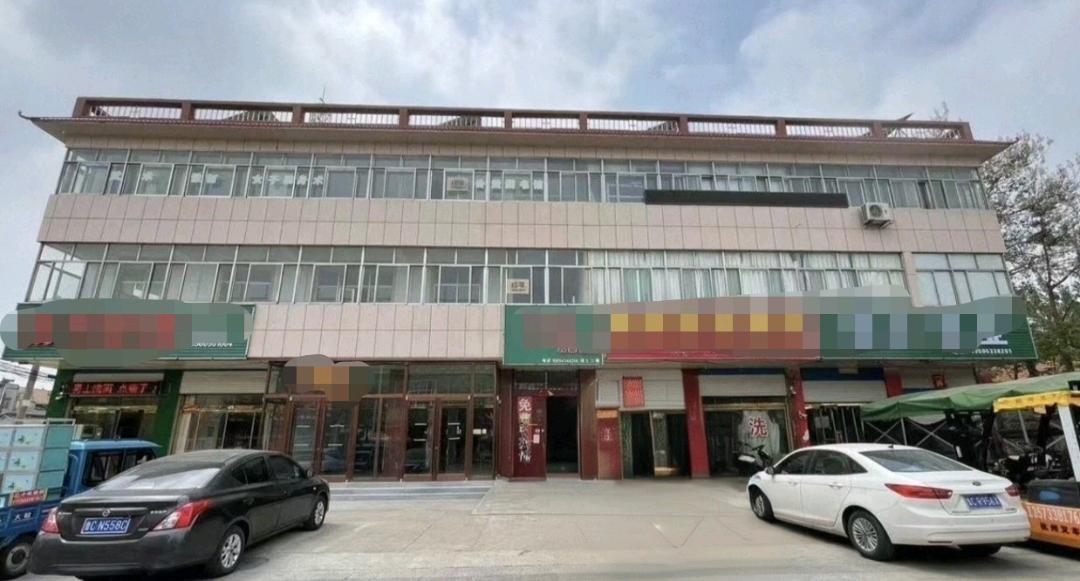 伊丕冰商业综合楼出租 一层2000平，二层2000平，三层2000