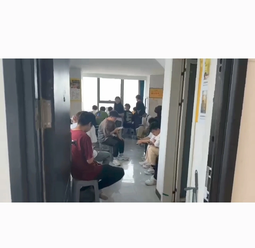 辛先生找合伙人APP拉新项目新玩法,全国可做简单下载操作,几分钟操作完成