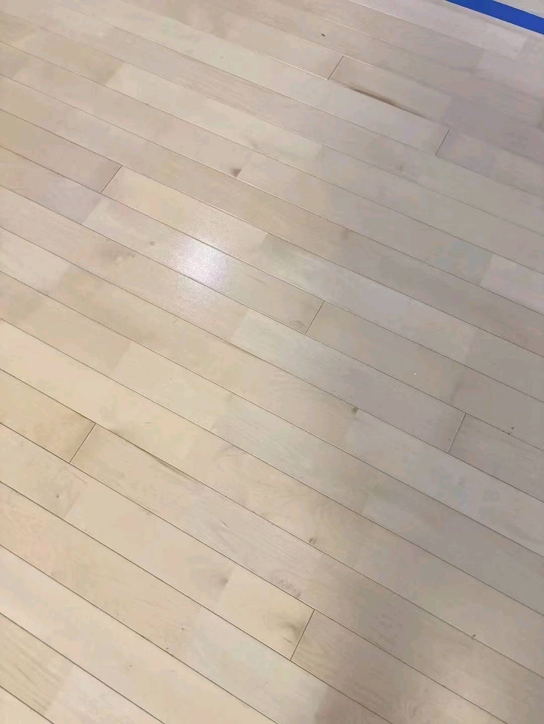 李聪品牌货源运动木地板厂家