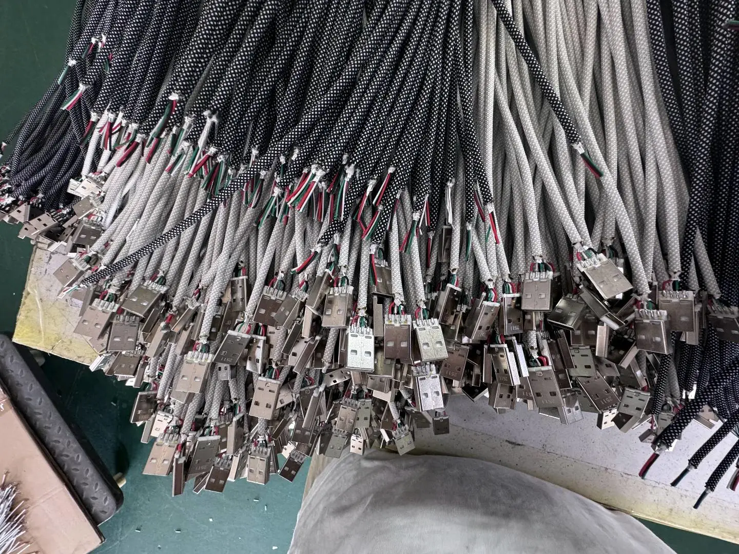 陈女士五金电子产品,销售,开发,合作