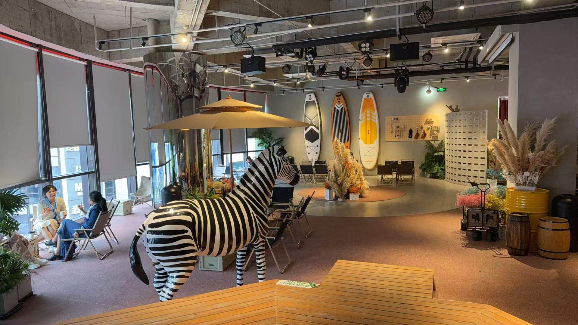 徐茜岚异业合作龙湖时代天街b关新世纪日落咖啡馆场地
