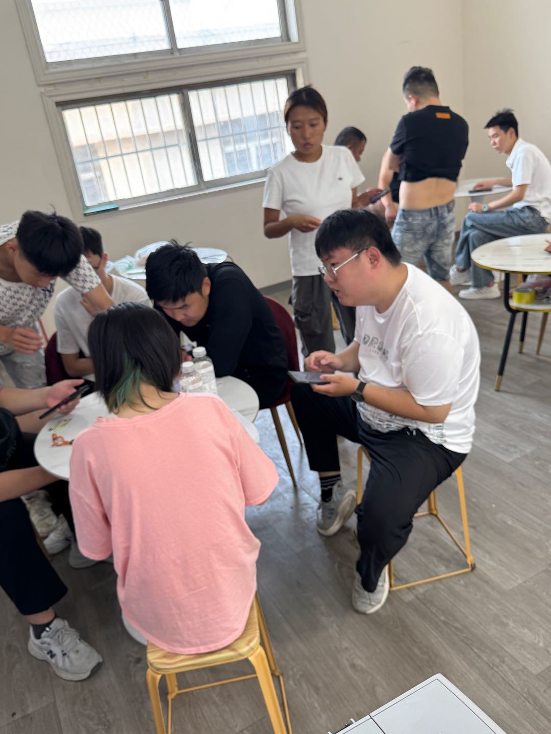 梁哲找合伙人app拉新工作室一线工作室只收徒不加盟 全程陪跑佣金垫付