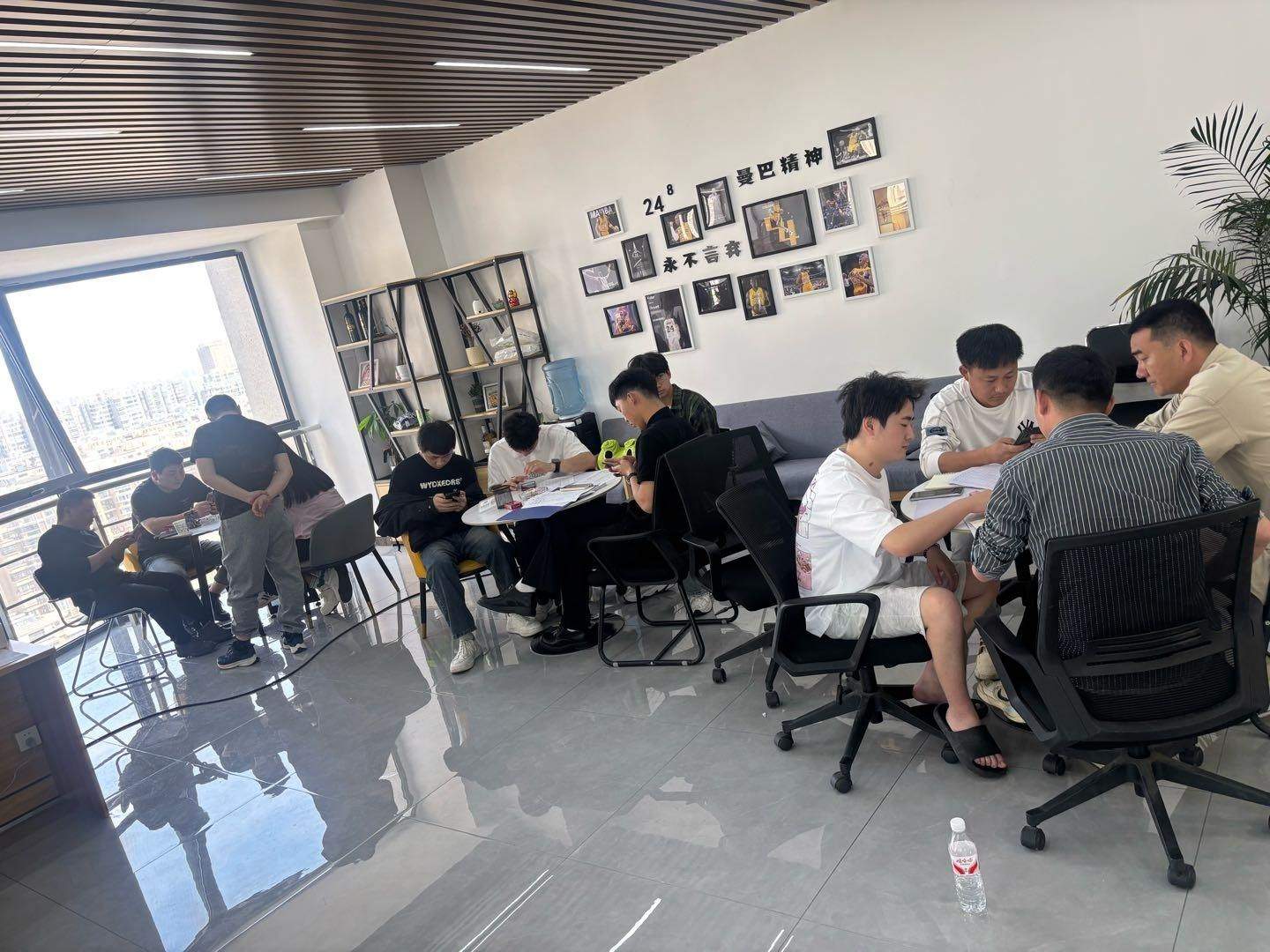 黄先生APP拉新官方上千款纯绿色一手渠道，日结，可工作室可地推，均价40