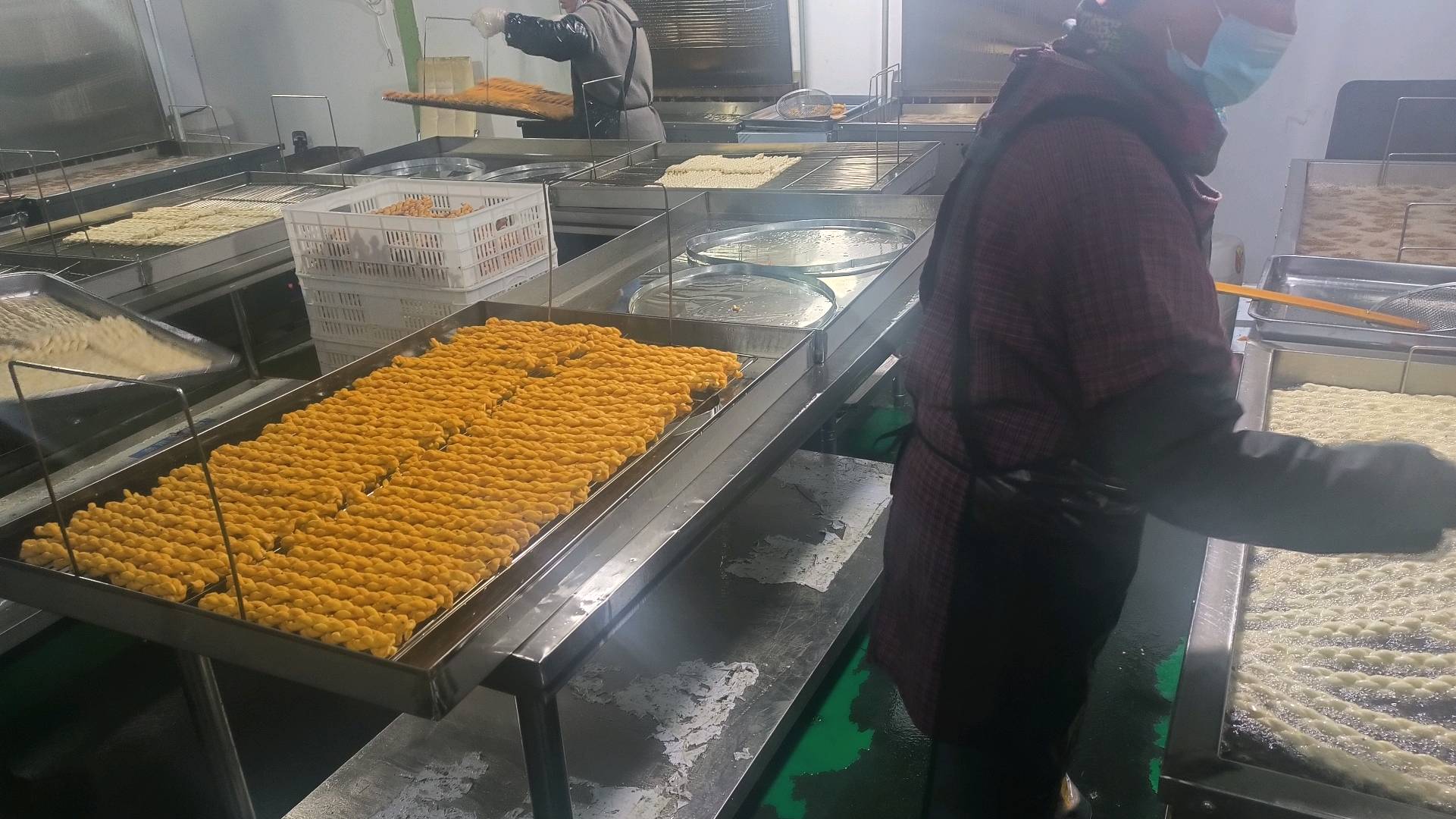 付先生麻花旺季来临，香酥麻花厂家直供，价格触底!