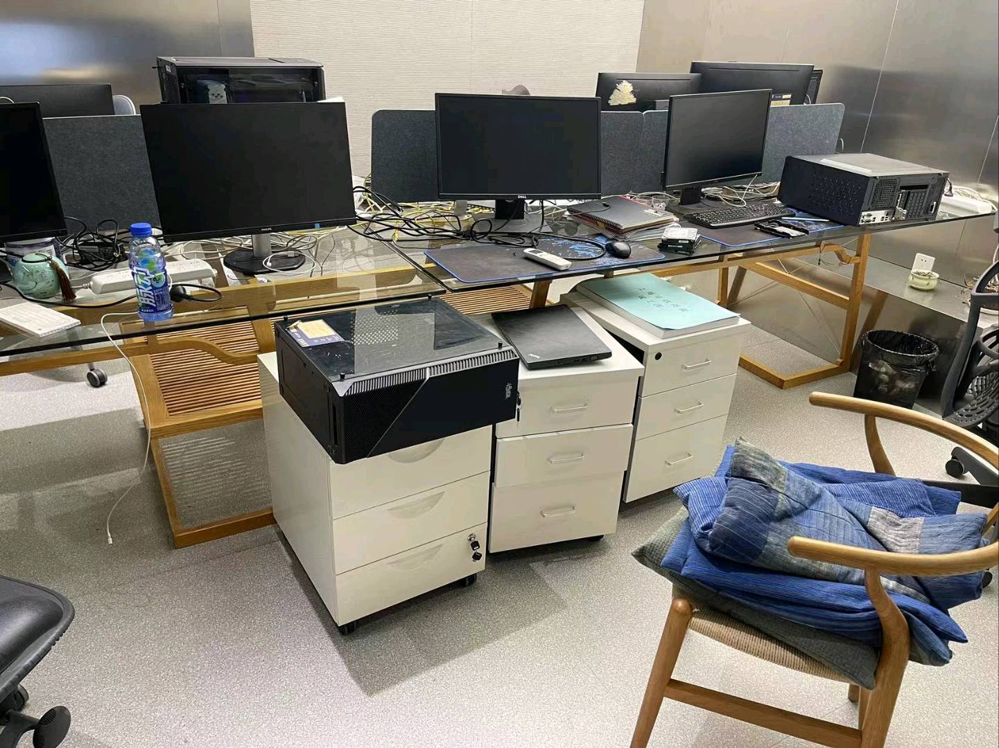 王先生优质甲方办公家具回收，提供100万，寻找需要回收资源