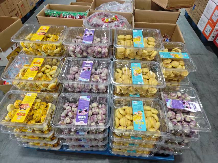 褚婷婷源头工厂，主要生产蛋黄酥，山药蓝莓流心酥等贴牌代工电商各种渠道来谈