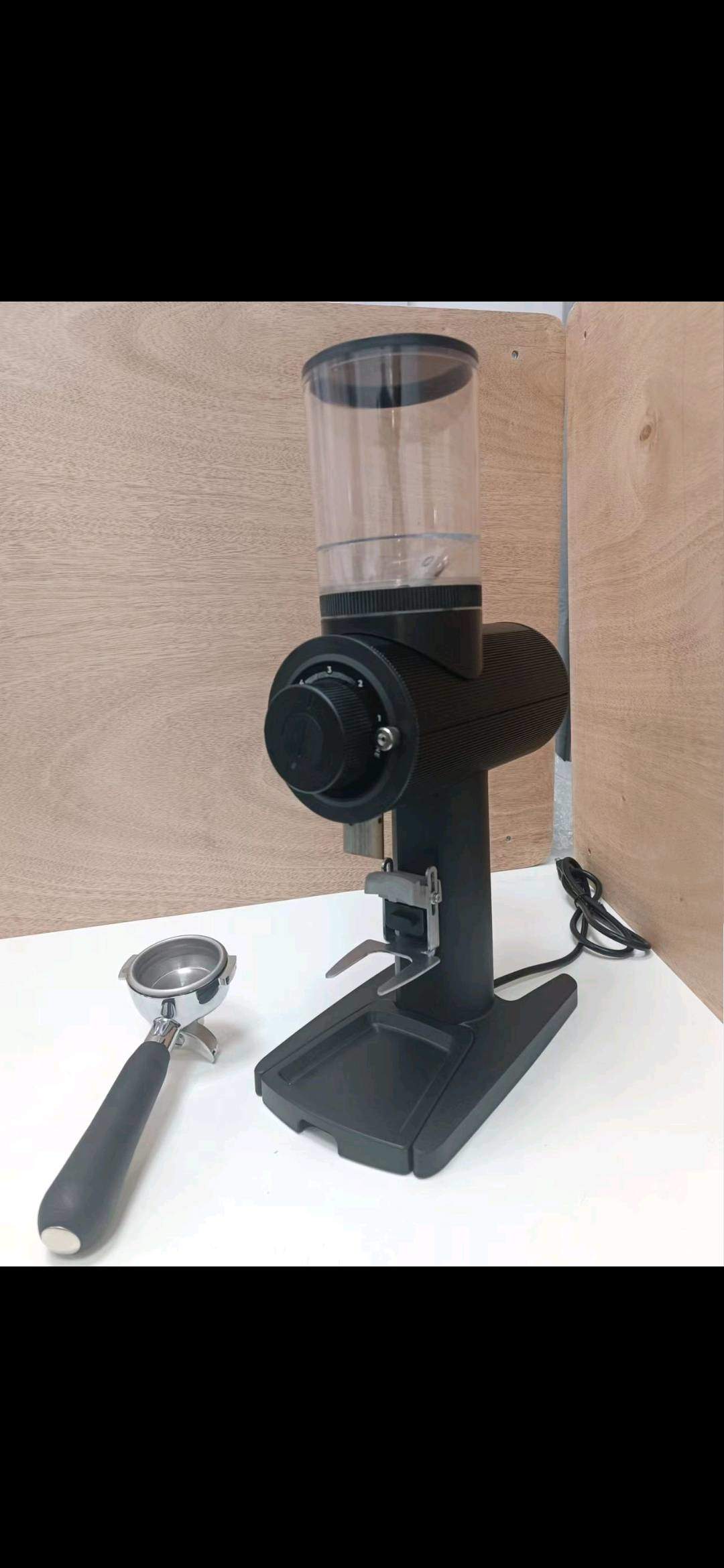 黄贻红品牌货源咖啡机器和磨咖啡豆刀片销售，另外还有咖啡机器周边配件销售