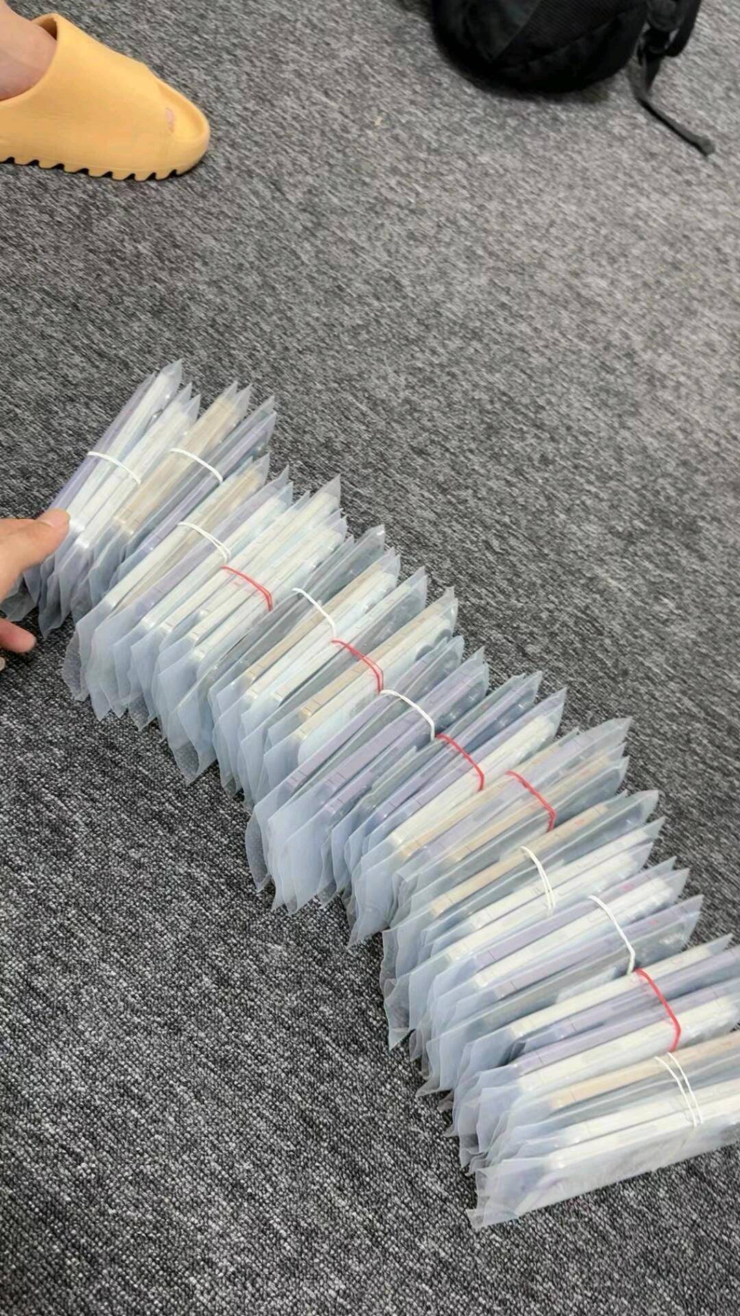 李启军我提供手机电脑直播设备出租，寻找渠道合作，全国有仓库发，免押月付
